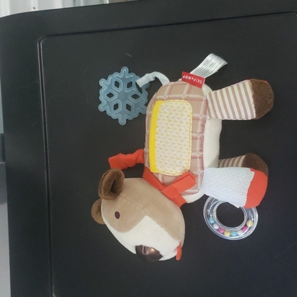Bandana buddies‎ activity toy winter dog